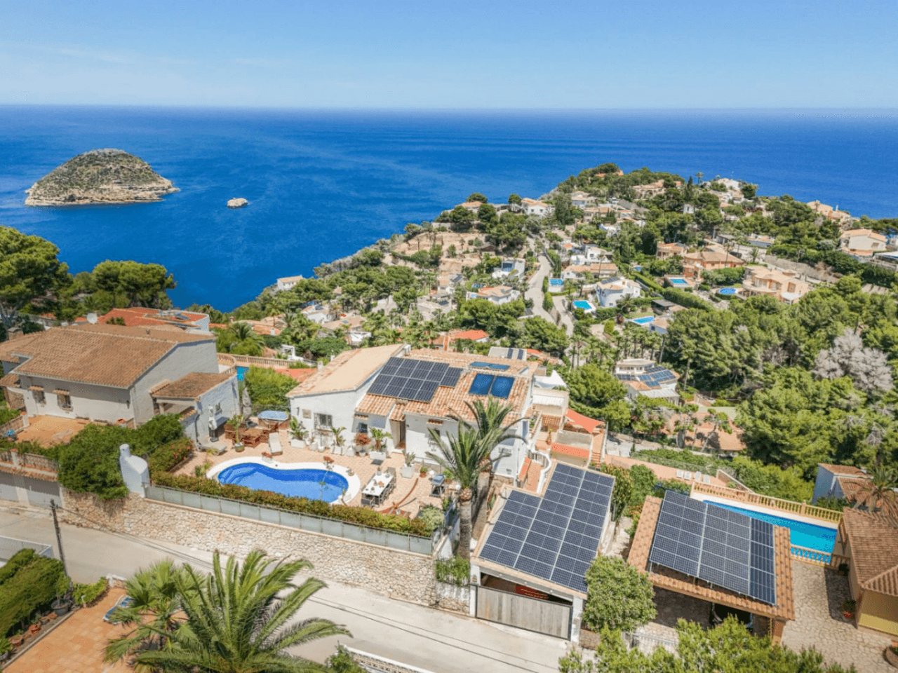 Villa con vistas panorámicas al mar y la Isla de Portichol en Javea