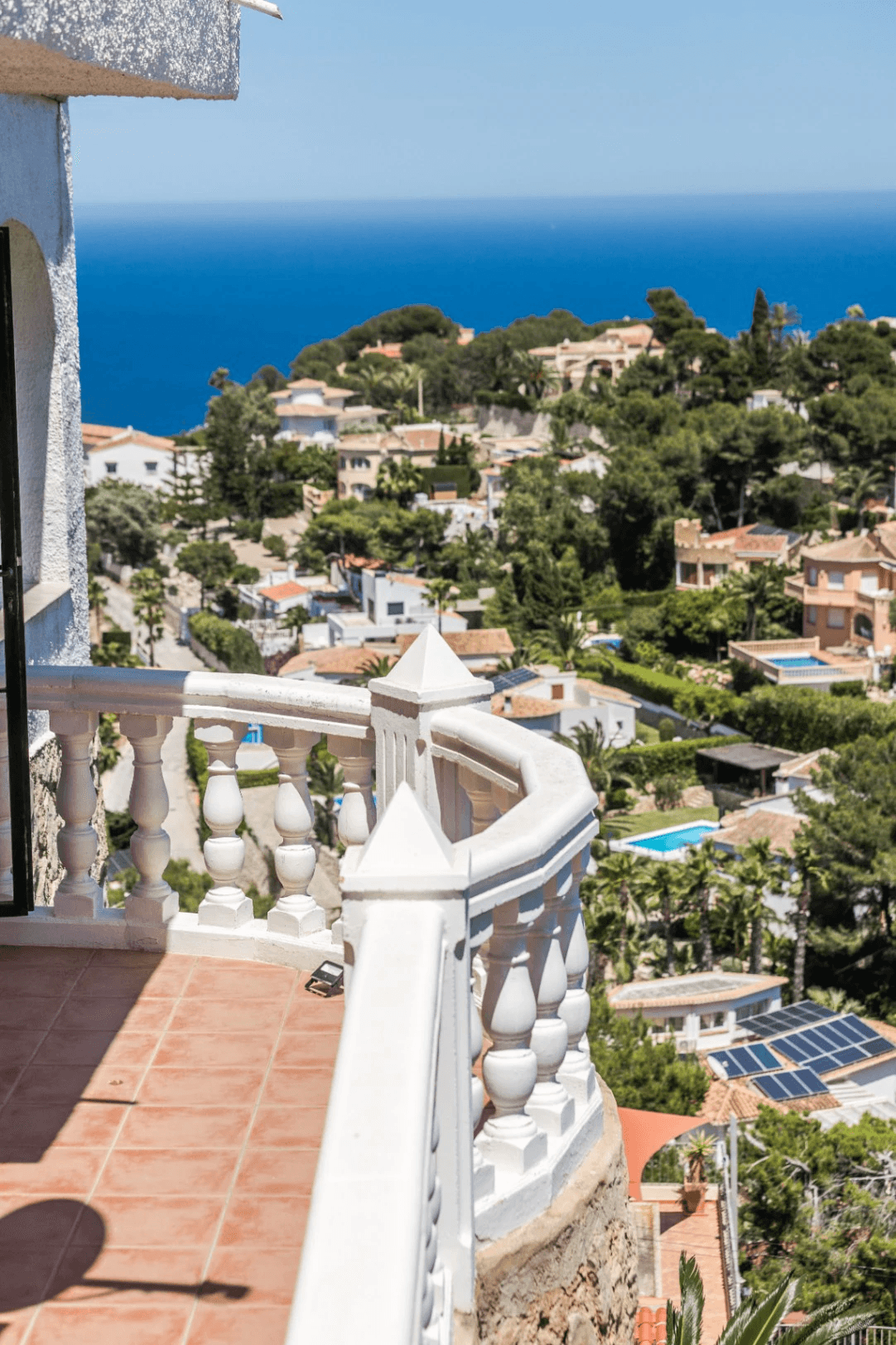 Villa con vistas panorámicas al mar y la Isla de Portichol en Javea
