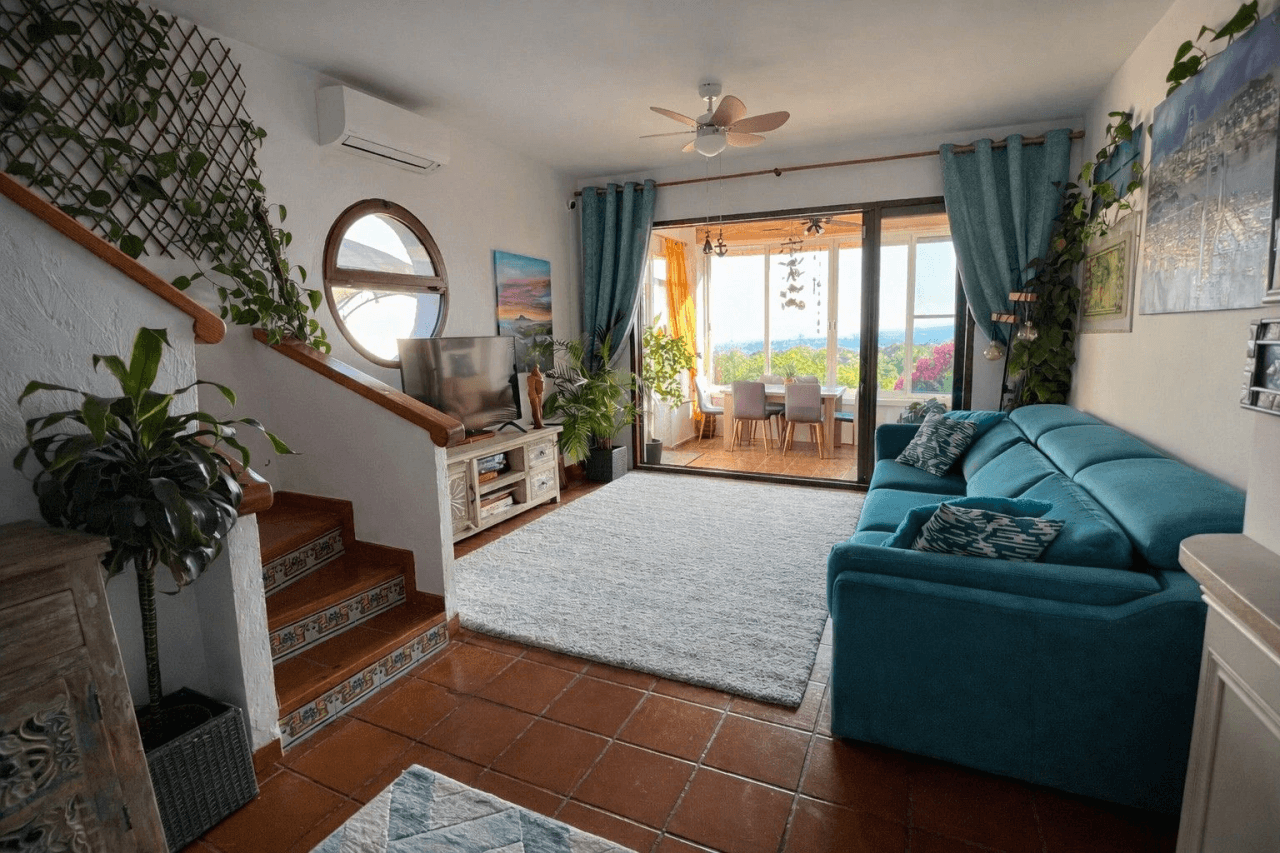 Preciosa casa adosada con vistas al mar en Altea Hills y licencia turistica
